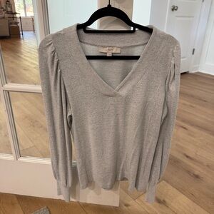 LOFT Women's Light Gray V-Neck Long Sleeve Top